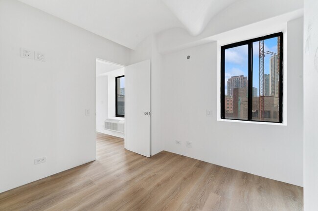 Building Photo - 345 N Canal St