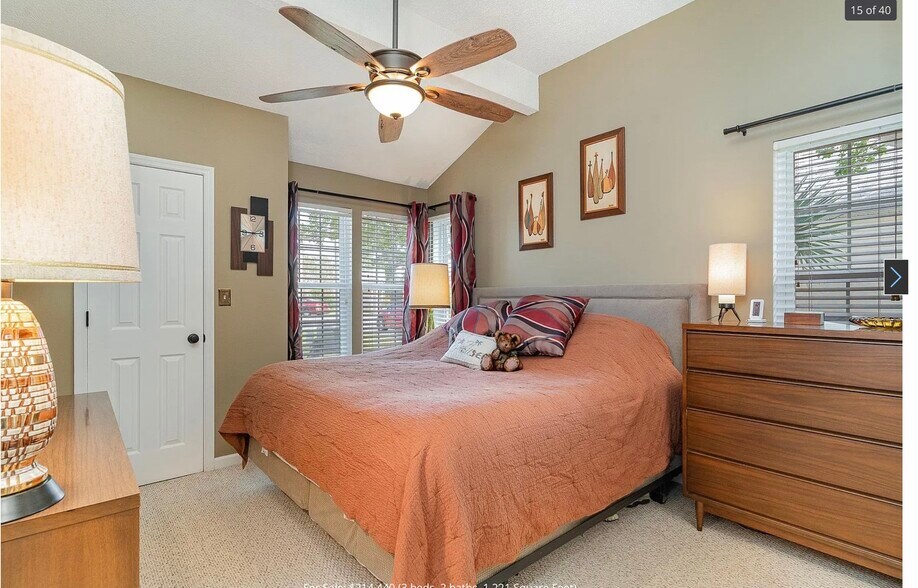 Building Photo - 203 Lyons Cove Dr