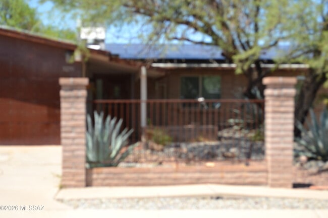 Building Photo - 3270 W Capistrano Rd