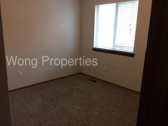 Building Photo - 5622 S Yank Court