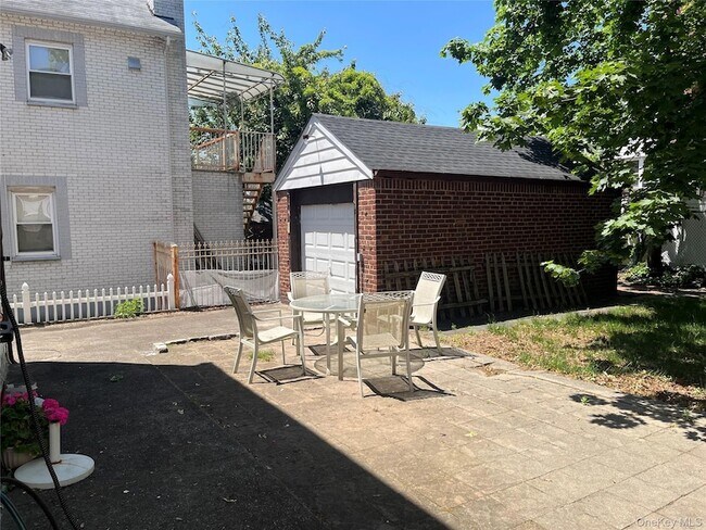 Building Photo - 248-29 Cambria Ave