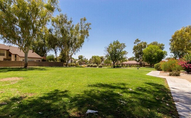 Building Photo - Stylishly Updated 3-Bedroom Home in Prime ...