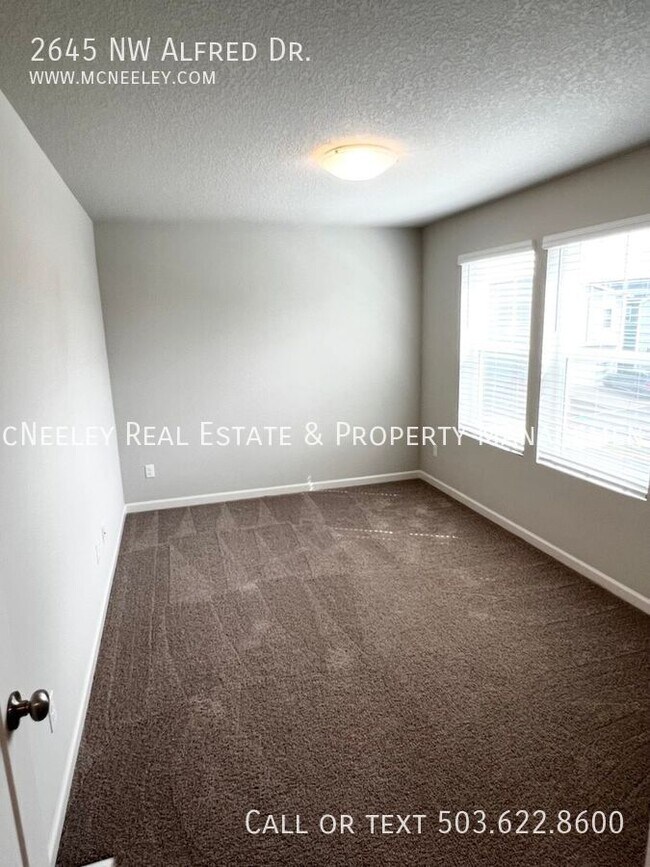 Building Photo - 2645 Alfred Dr