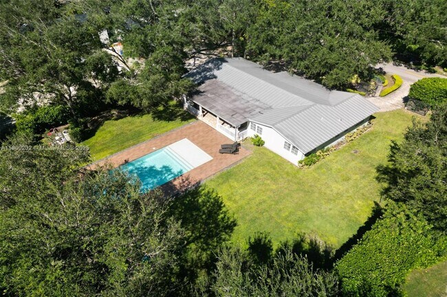 Building Photo - 4920 SW 76th St