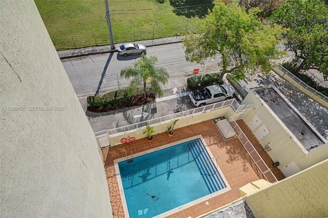 Building Photo - 1350 NW 8th Ct