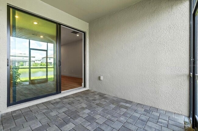 Building Photo - 15519 Sunny Day Dr