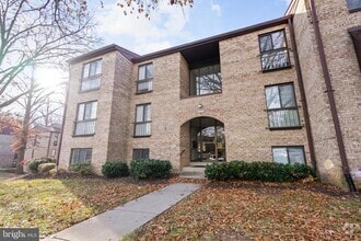 Building Photo - 2045 Royal Fern Ct