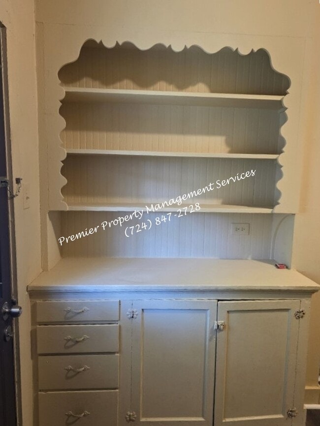 Building Photo - 1313 5th Ave