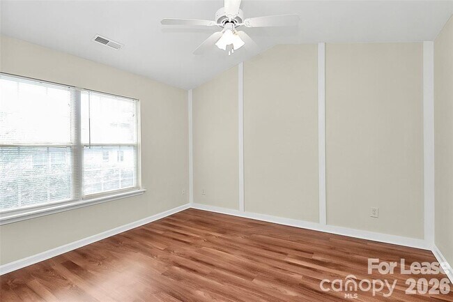 Building Photo - 411 Caddy St