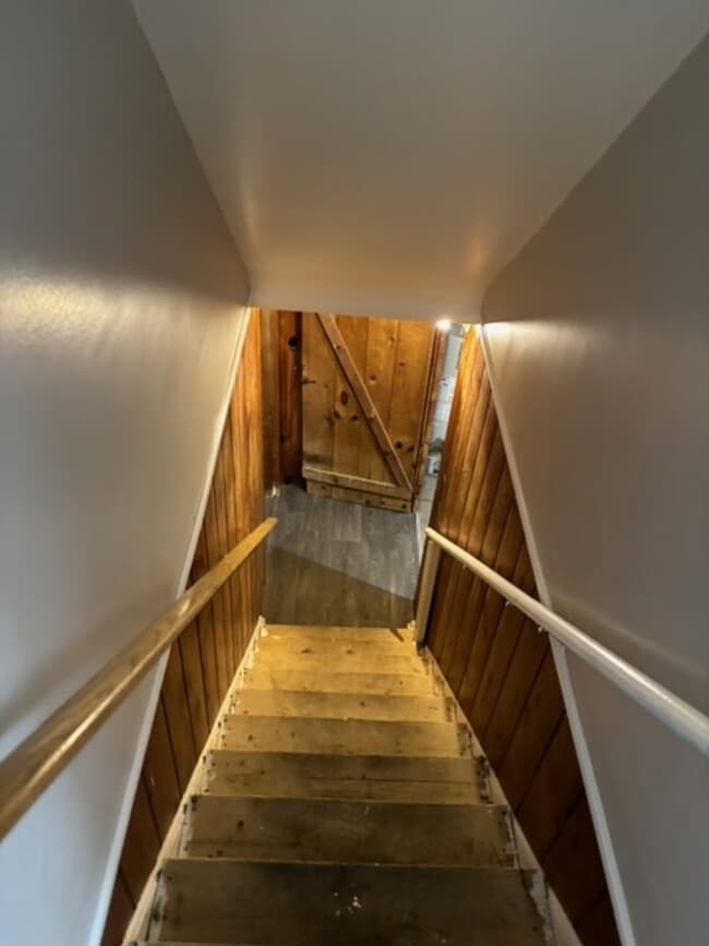 Building Photo - 829 Marcia St SW