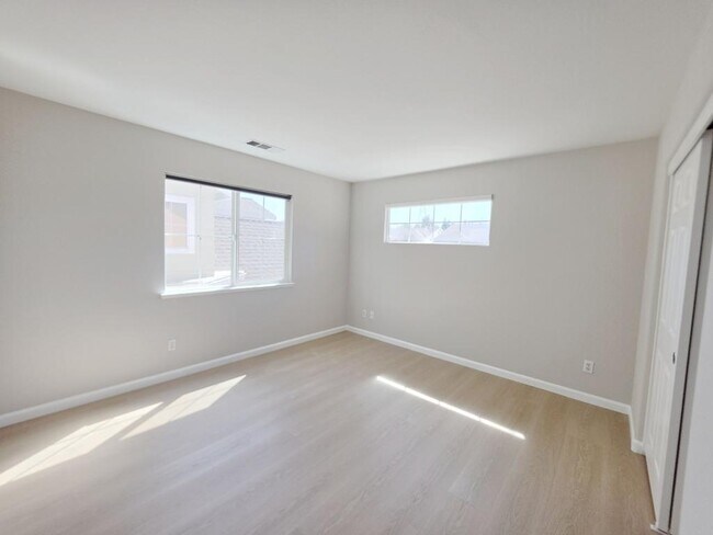Building Photo - 2075 Purcell Pl