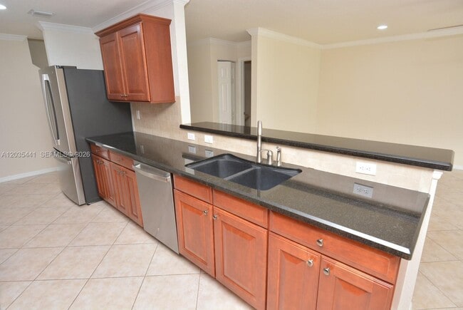 Building Photo - 4648 56th Ln