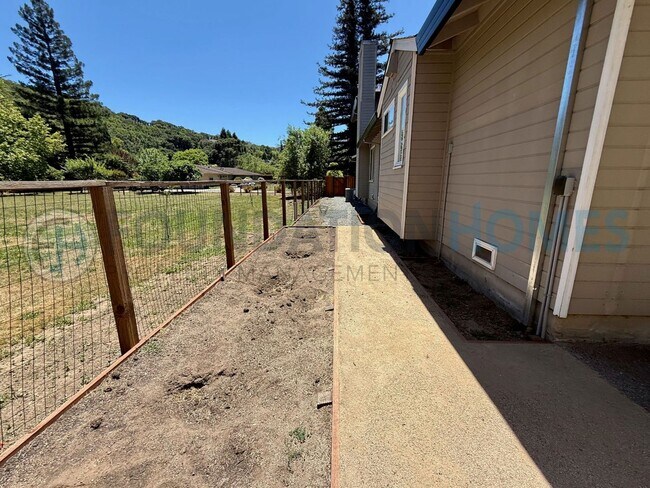 Building Photo - Spacious 5BR Novato Home at End of Private Drive!  A/C!  Solar!  FOUNDATION