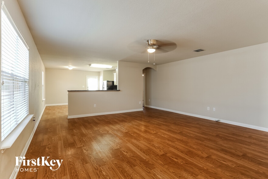 Building Photo - 11227 Pecan Canyon