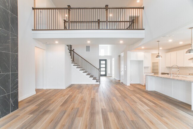 Building Photo - 11 Mariposa Wds Dr