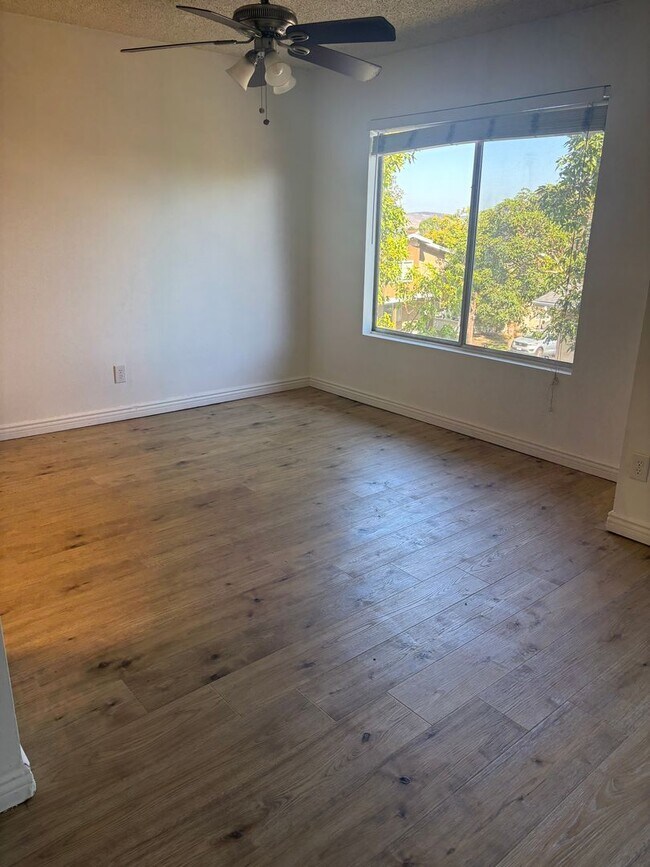 Building Photo - 4220 Vista Del Rio Way