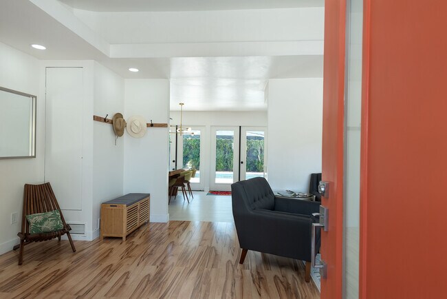 Building Photo - 69941 Sunny Ln