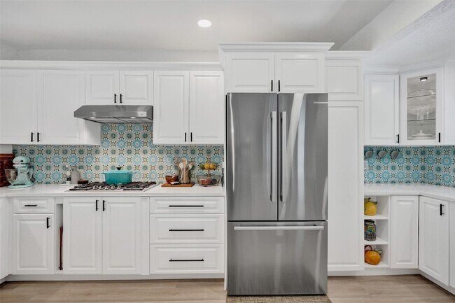 Building Photo - 3206 Robbins Rd