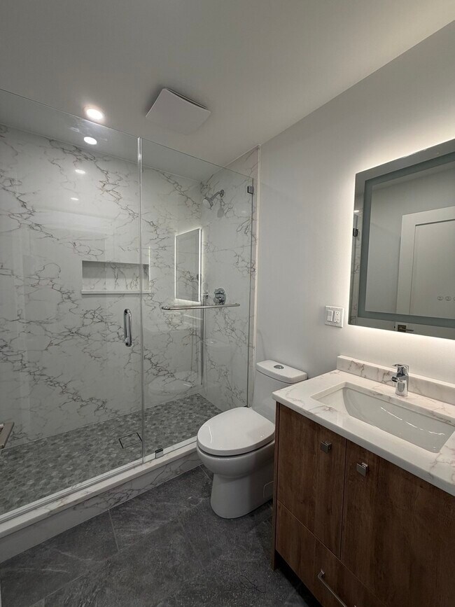 Building Photo - 2109 S Ashland Ave