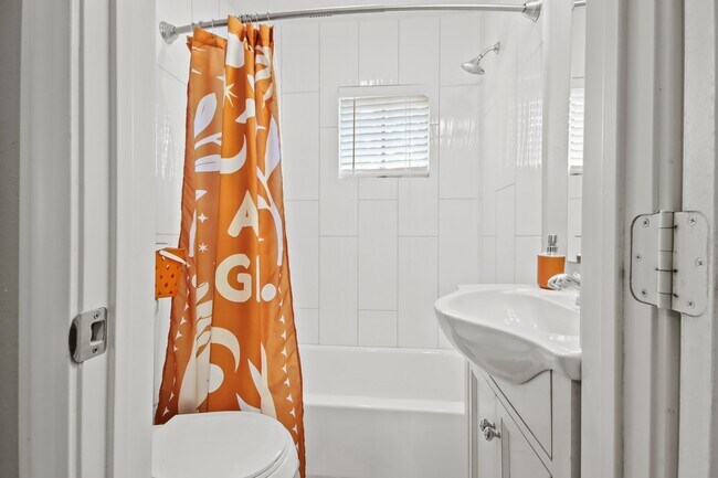 Building Photo - 5302 Treaschwig Rd