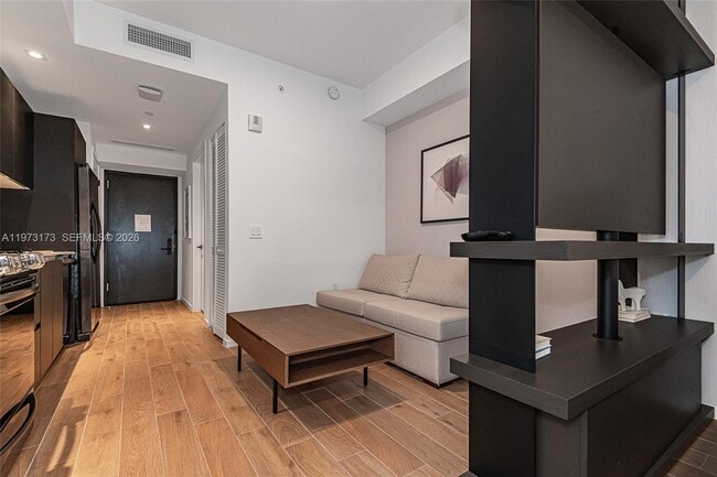 Building Photo - 398 NE 5th St