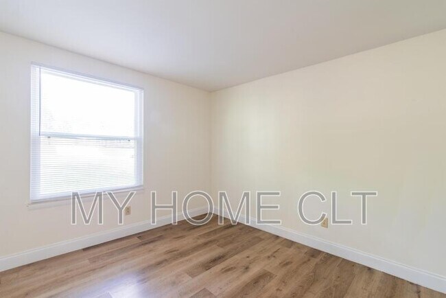 Building Photo - 7821 Cloughy Cir