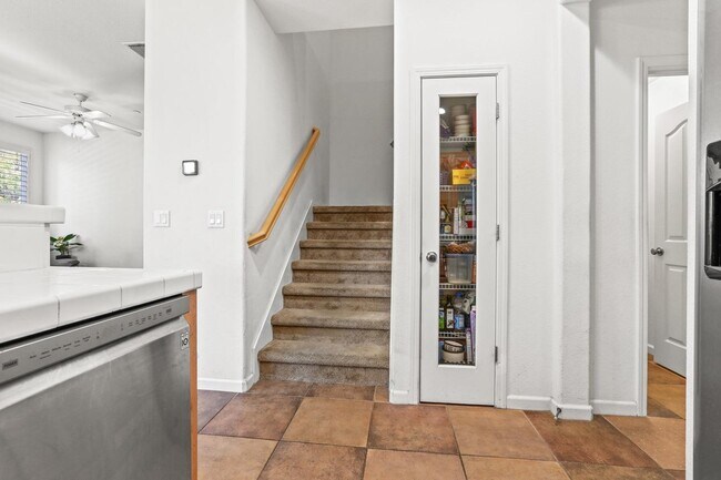 Building Photo - 507 Dante Cir