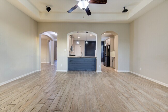 Building Photo - 16855 Big Reed Dr