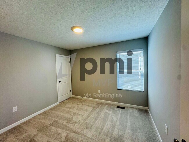 Building Photo - 5749 Shadowfair Ln