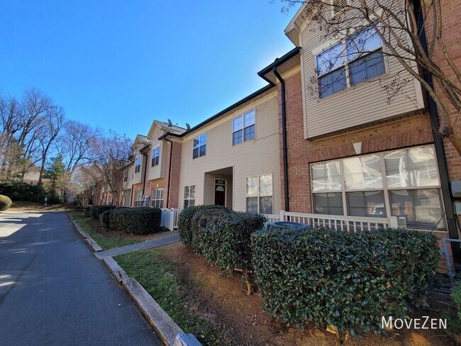 Building Photo - 6525 Quarterbridge Ln