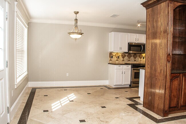 Building Photo - 262 Twin Lakes Ln