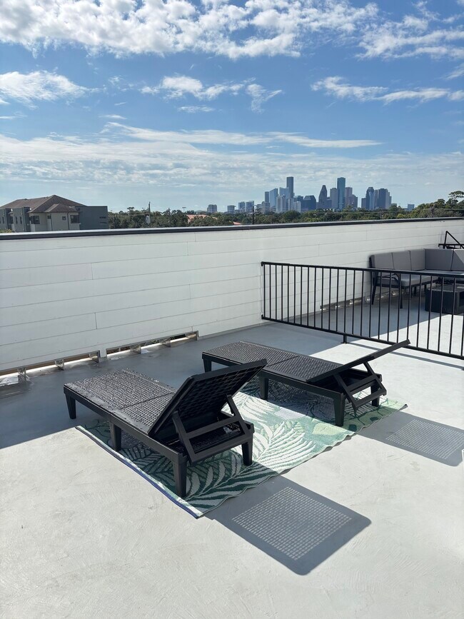 Building Photo - 3824 Fulton St