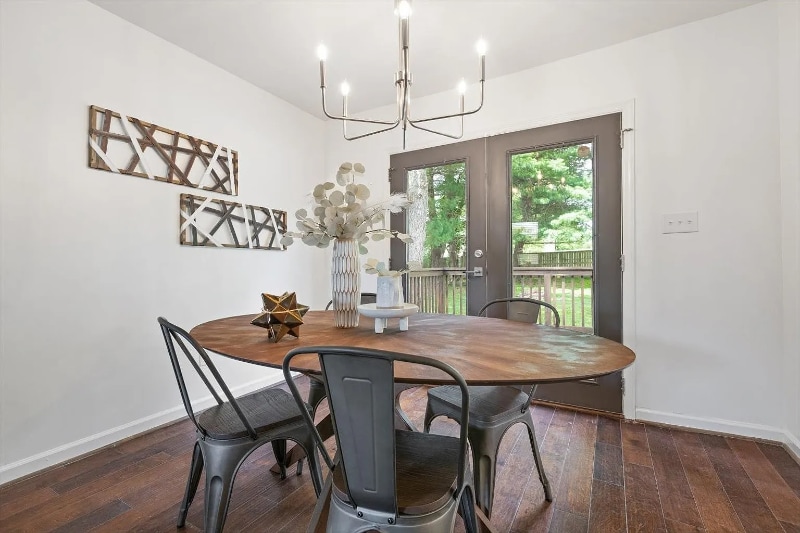 Building Photo - 723 Riverview Dr