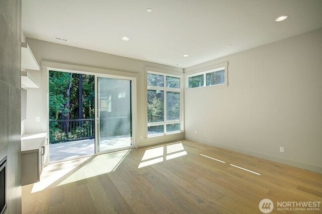 Building Photo - 4Bd/3.25Ba Issaquah House