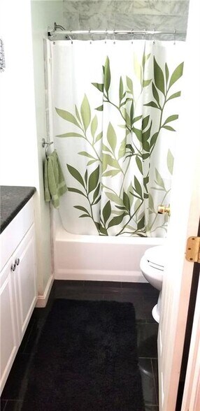 Building Photo - 8 Slocum St