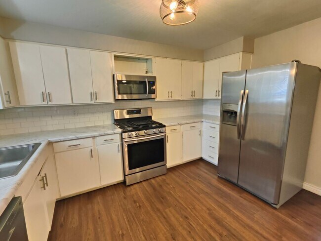 Building Photo - 1121 W 2200 N