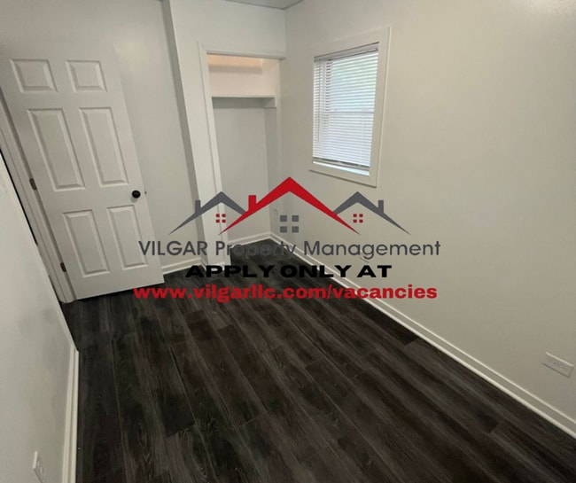 Building Photo - This cozy 3 bedroom, 1 bathroom home is pr...