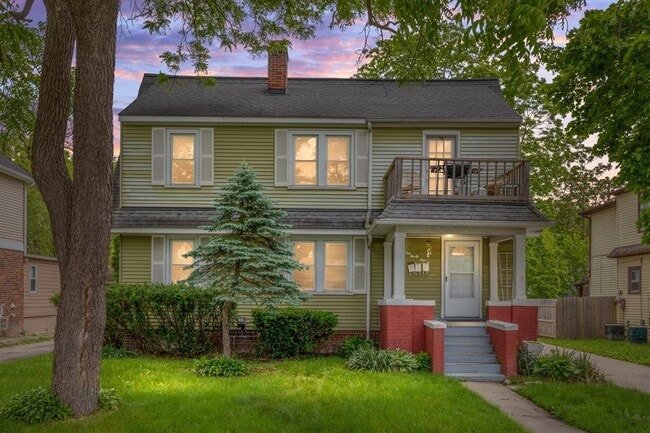 Primary Photo - 139 Draper Ave