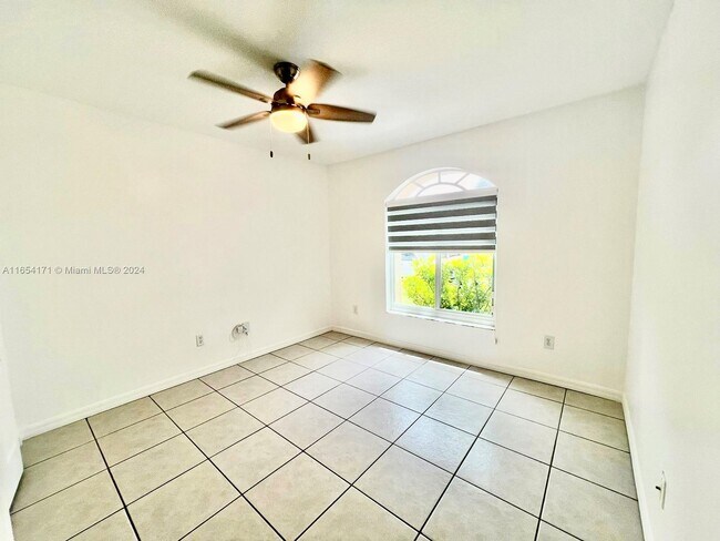 Building Photo - 9941 NW 32nd St