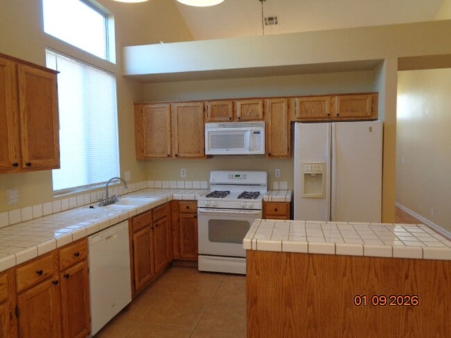 Building Photo - Clean West Palmdale One Story Offering 1494 sq. ft.