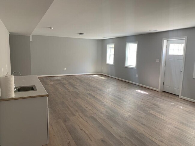 Building Photo - 2909 Cherry St