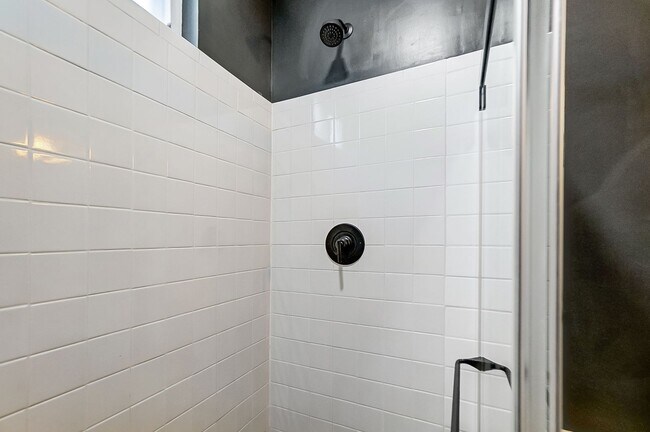 Building Photo - 1706 Sherman Ave