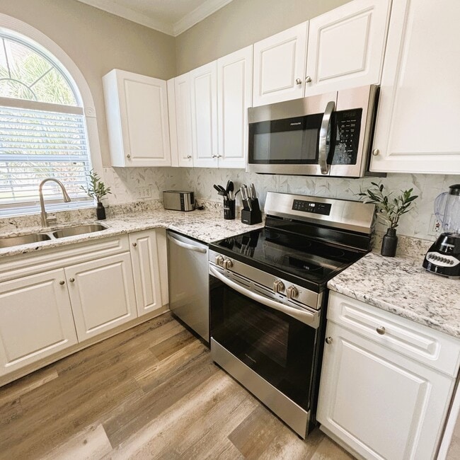 Building Photo - 4713 Wild Iris Dr