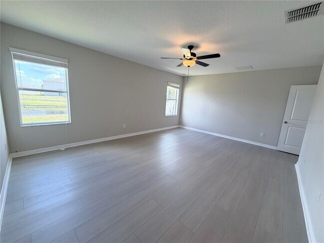 Building Photo - 10013 Crested Fringe Dr