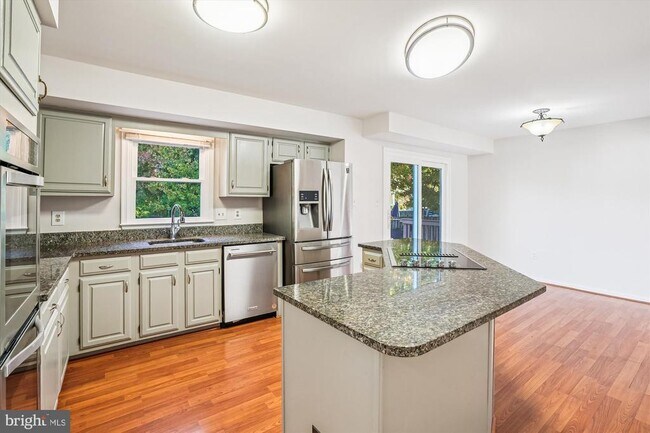 Building Photo - 8803 Black Alder Dr