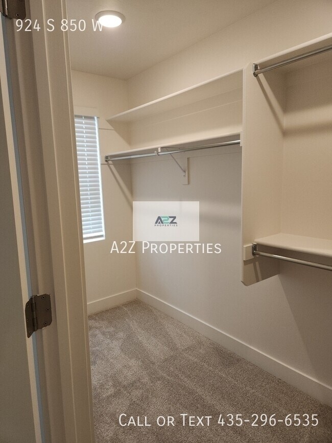 Building Photo - 924 S 850 W