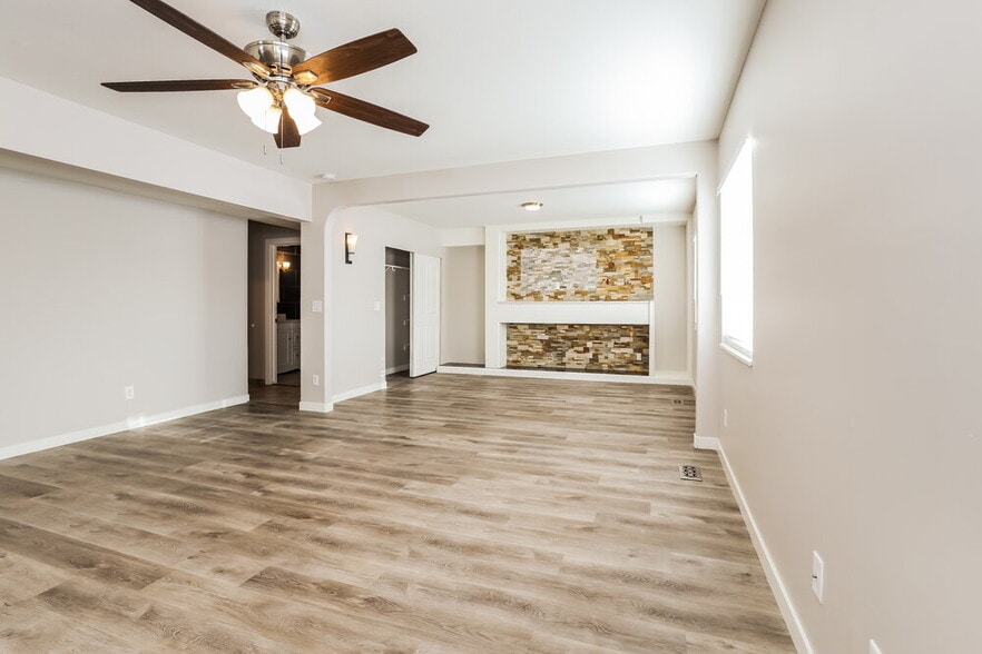 Building Photo - 4983 W Copper Canyon Way