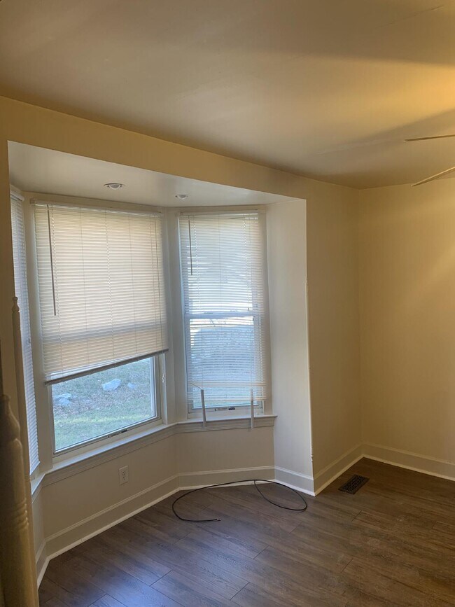 Building Photo - Charming 1-Bedroom Apartment with Hardwood Floors in York, PA!
