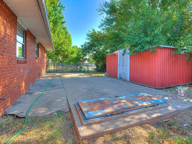 Building Photo - 3 Bed/1.5 Bath House Near Norman North HS