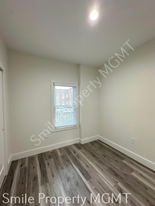 Building Photo - 119 S Meade St